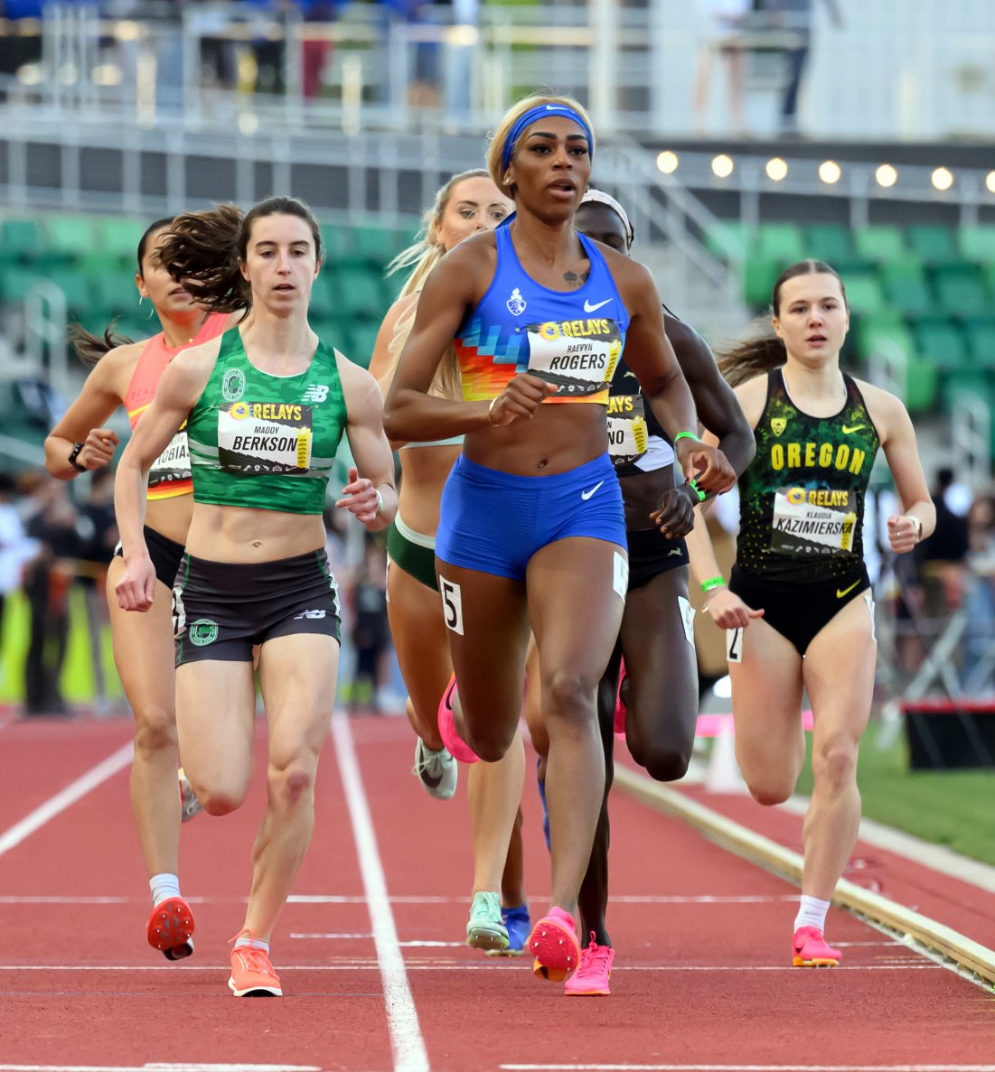 Halfway through the 800m with
    Raevyn Rogers ahead in blue (credit: <a href='https://www.oregonrelays.com/eprofile.php?event_id=26&do=photos&folder_id=9399&year=2024'>Tim Healy</a>)